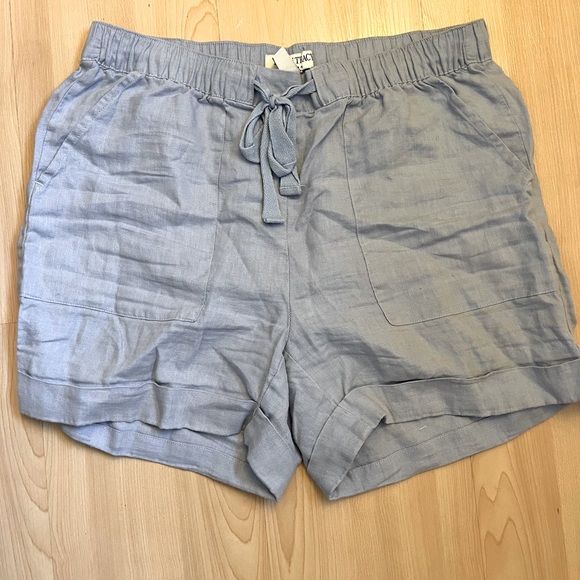 Linens shorts - Picture 1 of 3